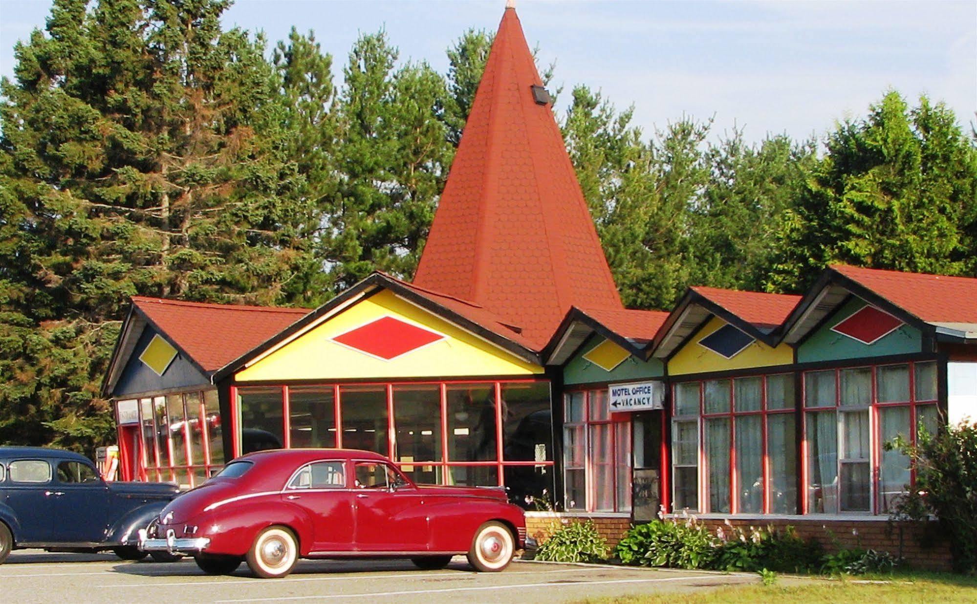Red Top Motor Inn Iron Bridge Экстерьер фото